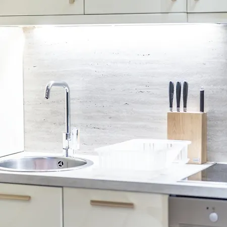 Daire Ts Modern 1Br W Skyline City View - Central Tirana *