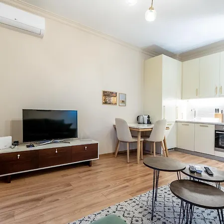 Ts Modern 1Br W Skyline City View - Central Tirana Daire *