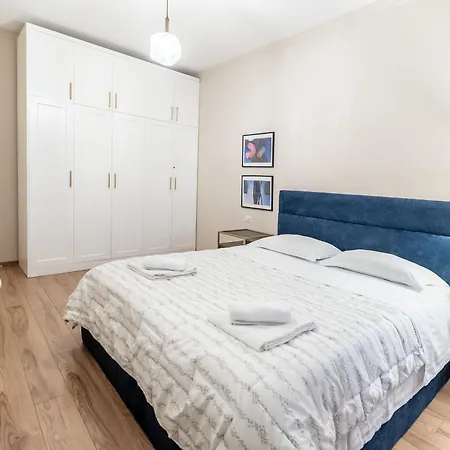 Daire Ts Modern 1Br W Skyline City View - Central Tirana *
